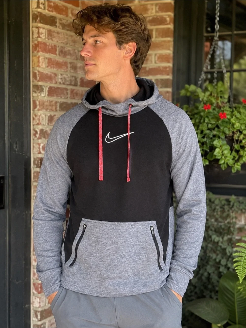 Nike Hoodie Mens Small Black Gray Pullover Zipper Pocket Swoosh Sweatshirt EUC